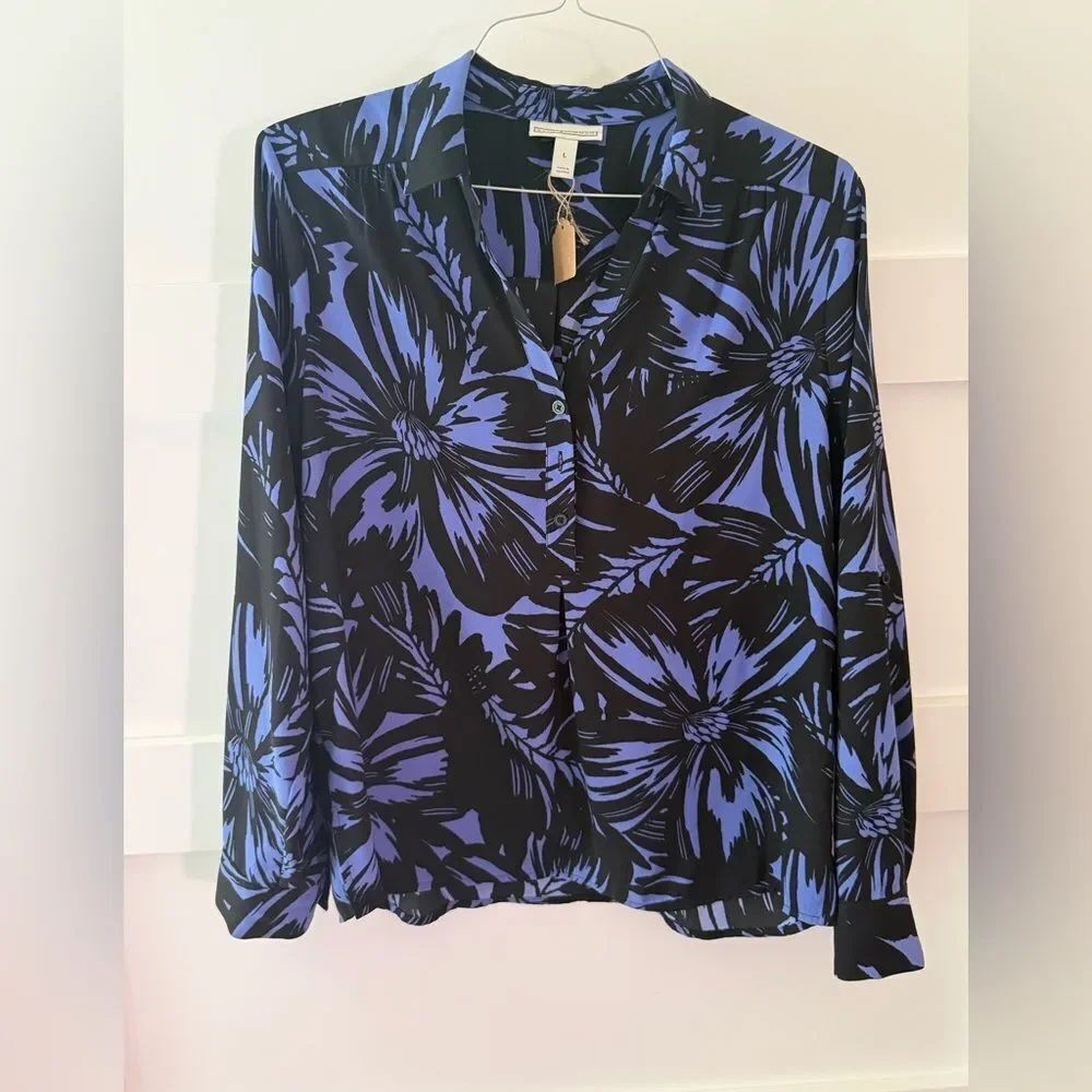 Dana Buchman Black & Blue Floral Button-Front Blouse